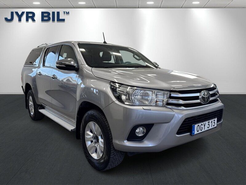 Silver Begagnad 2016 Toyota HiLux Pickup | 339 000 kr (Marknadspris) - Bild 1/4