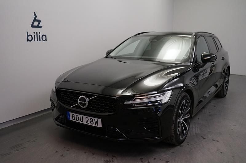 Svart Begagnad 2022 Volvo V60 Plus Kombi | 399 500 kr (Dyr) - Bild 1/3