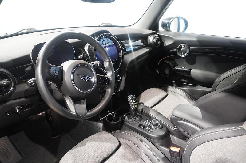 Begagnad Mini Cooper SE 2023 Svart Halvkombi