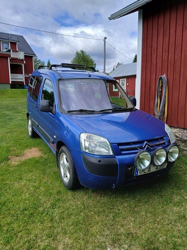 Blå Begagnad 2004 Citroën Berlingo Minibuss | 17 000 kr (Bra pris) - Bild 1/3