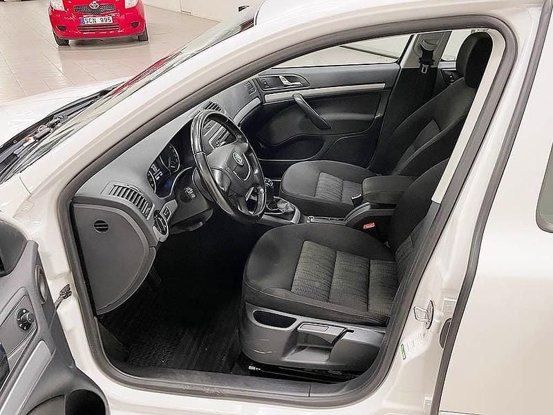 Begagnad Skoda Octavia 105 HK (77 kW) 2013 Vit Kombi
