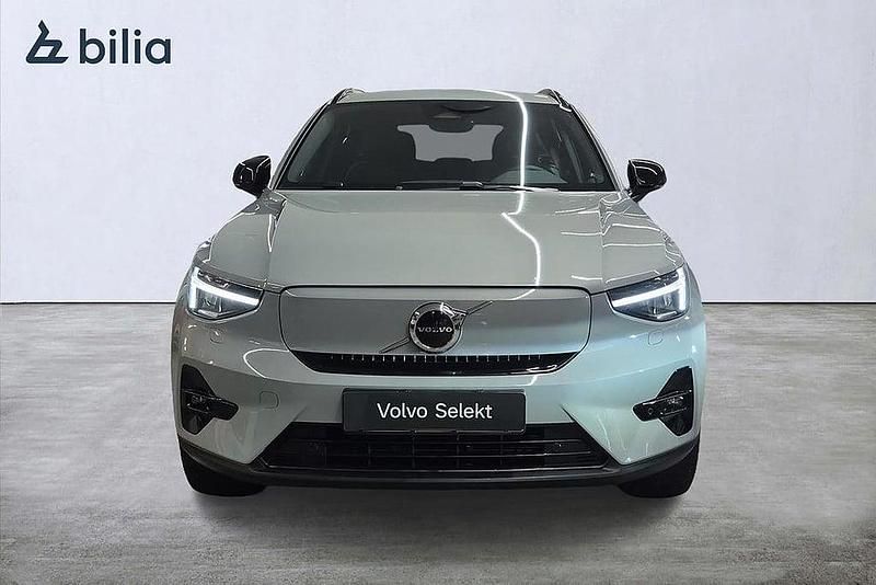 Begagnad Volvo EX40 Plus 188 kW (256 HK) 2024 Grå SUV
