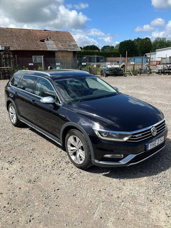 Svart Begagnad 2017 VW Passat Alltrack Kombi | 164 900 kr (Bra pris) - Bild 1/4