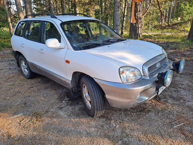 Vit Begagnad 2003 Hyundai Santa Fe SUV | 15 000 kr (Bra pris) - Bild 1/4