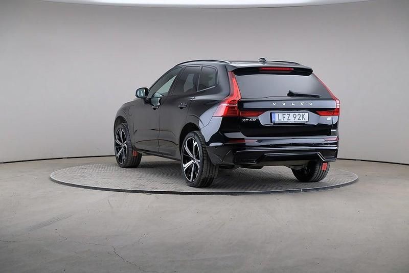 Begagnad Volvo XC60 R-Design Pro 310 HK (228 kW) 2021 Svart SUV
