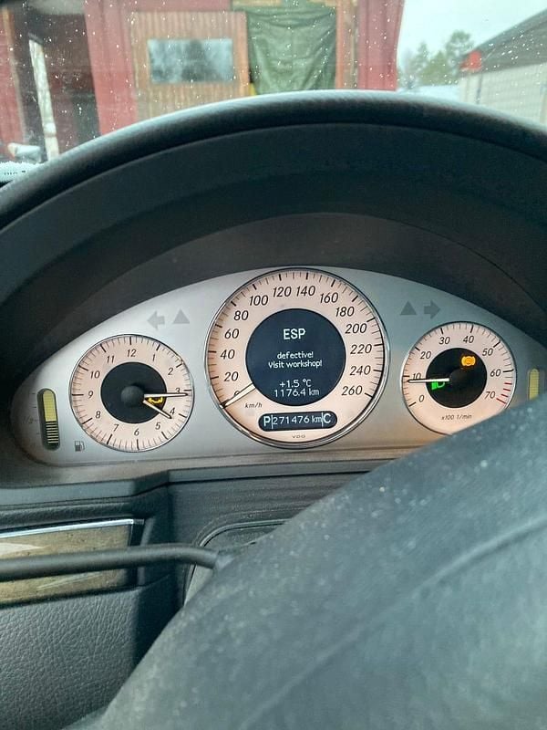 Begagnad Mercedes E350 272 HK (200 kW) 2005