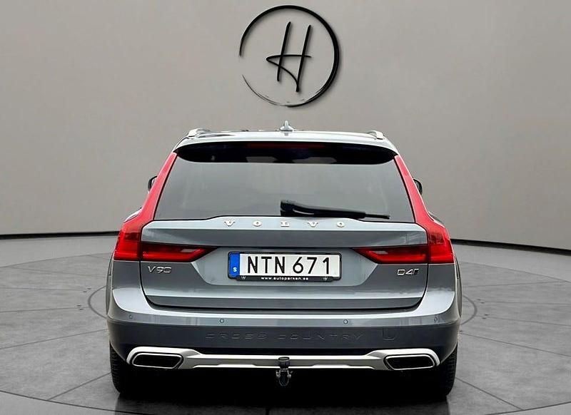 Begagnad Volvo V90 CC SE 190 HK (139 kW) 2017 Grå Kombi