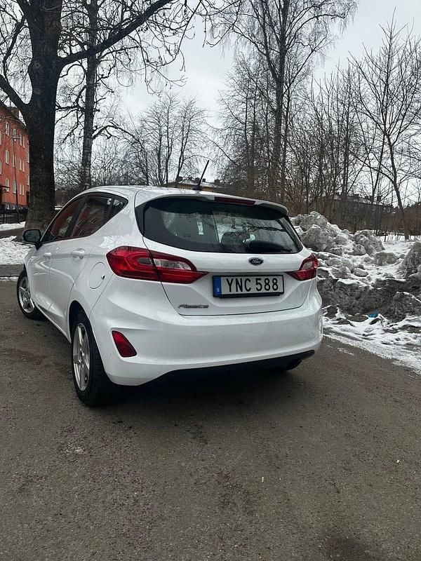 Begagnad Ford Fiesta 100 HK (73 kW) 2017