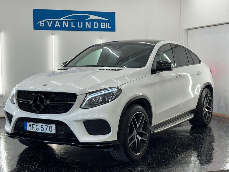 Vit Begagnad 2016 Mercedes GLE350 AMG line Sportkupé | 319 800 kr (Dyr) - Bild 1/4