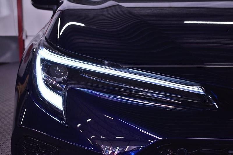 Begagnad Suzuki Swace 140 HK (102 kW) 2024 Blå Kombi