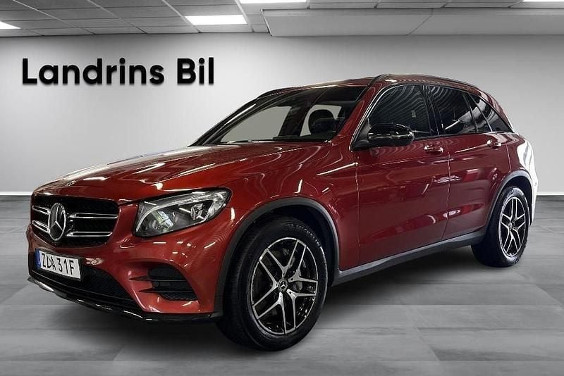 Röd Begagnad 2019 Mercedes GLC220 AMG line SUV | 319 900 kr (Marknadspris) - Bild 1/4