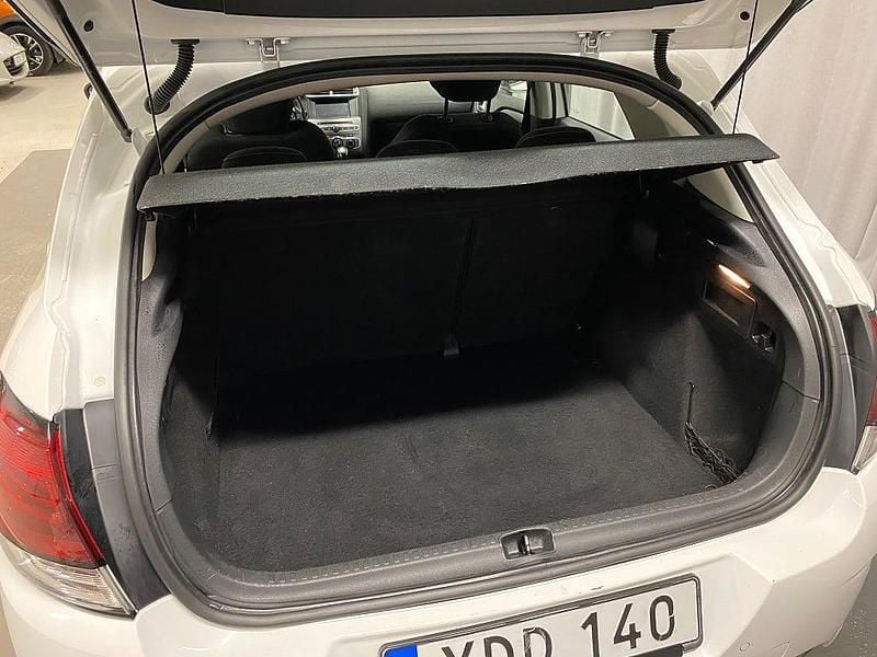 Begagnad Citroën C4 131 HK (96 kW) 2016 Vit Halvkombi