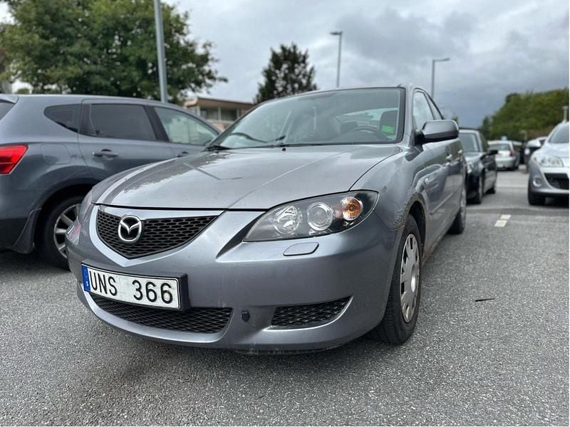 Grå Begagnad 2003 Mazda 3 Sedan | 14 000 kr (Bra pris) - Bild 1/4
