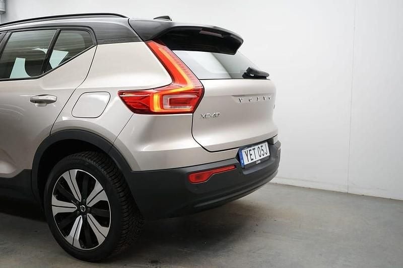 Begagnad Volvo XC40 Core 185 kW (252 HK) 2022 Grå SUV