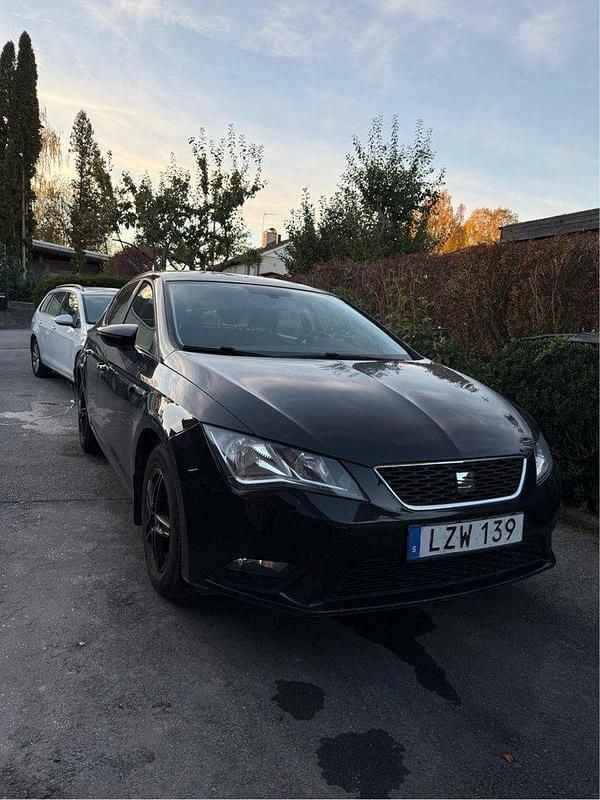 Svart Begagnad 2016 Seat Leon Style Halvkombi | 68 000 kr (Superpris) - Bild 1/4
