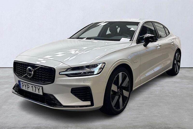 Vit Begagnad 2024 Volvo S60 Plus Sedan | 469 000 kr (Superpris) - Bild 1/4