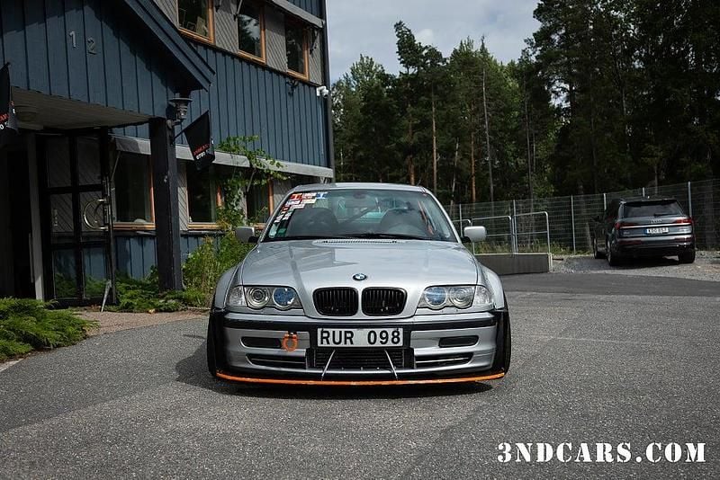Begagnad BMW 330 Performance 286 HK (210 kW) 2001 Ljusgrå Sedan