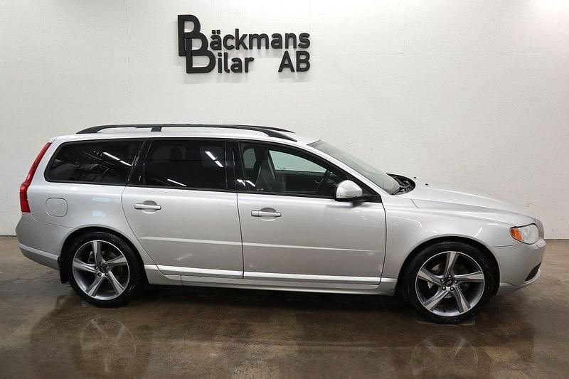 Ljusgrå Begagnad 2012 Volvo V70 Kinetic Kombi | 79 000 kr (Dyr) - Bild 1/4