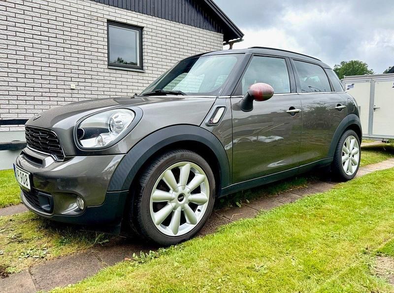 Grå Begagnad 2010 Mini Cooper S Countryman Pepper SUV | 104 000 kr (Lite dyr) - Bild 1/3