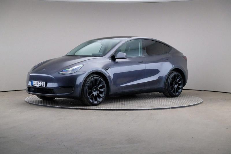 Grå Begagnad 2022 Tesla Model Y Long Range AWD SUV | 399 000 kr (Marknadspris) - Bild 1/4