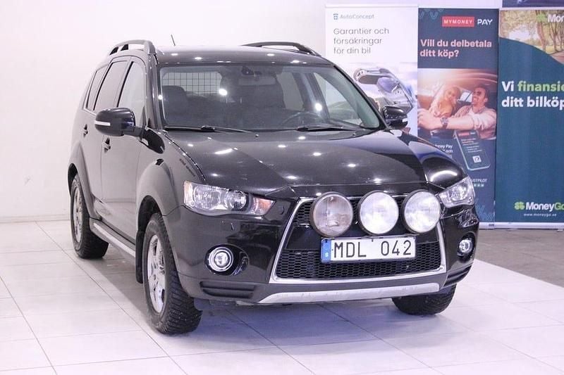 Begagnad Mitsubishi Outlander Comfort Edition 177 HK (130 kW) 2011 Svart SUV