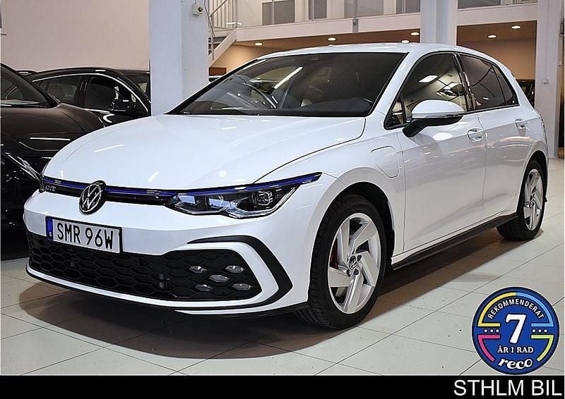 Begagnad VW Golf VIII GTE 245 HK (180 kW) 2020 Vit Halvkombi