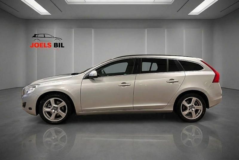 Begagnad Volvo V60 Momentum 116 HK (85 kW) 2012 Grå Kombi