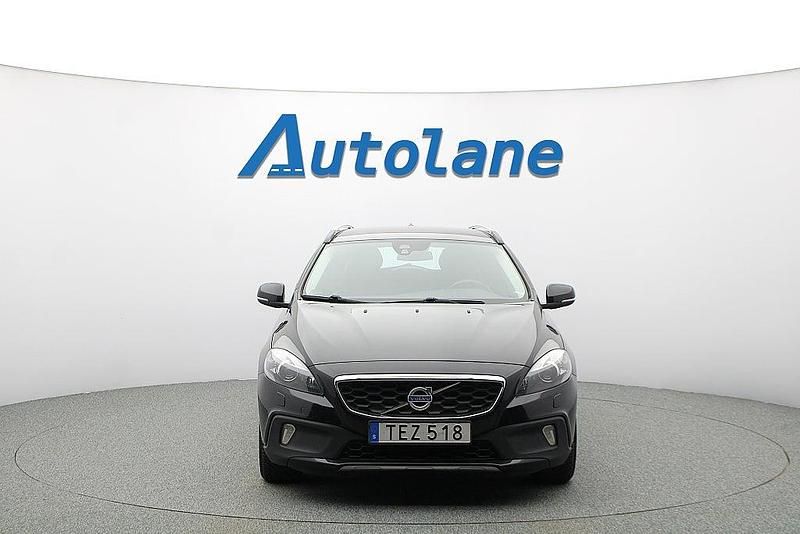 Begagnad Volvo V40 Summum 190 HK (139 kW) 2014 Svart Halvkombi