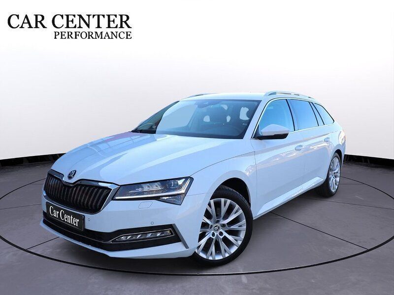 Vit Begagnad 2021 Skoda Superb Style Kombi | 219 900 kr (Marknadspris) - Bild 1/4