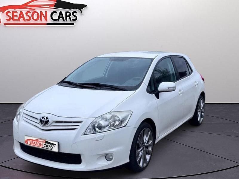 Vit Begagnad 2011 Toyota Auris Plus Halvkombi | 59 900 kr (Bra pris) - Bild 1/4