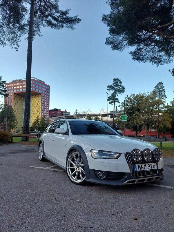 Vit Begagnad 2015 Audi A4 Allroad Kombi | 129 000 kr (Marknadspris) - Bild 1/4