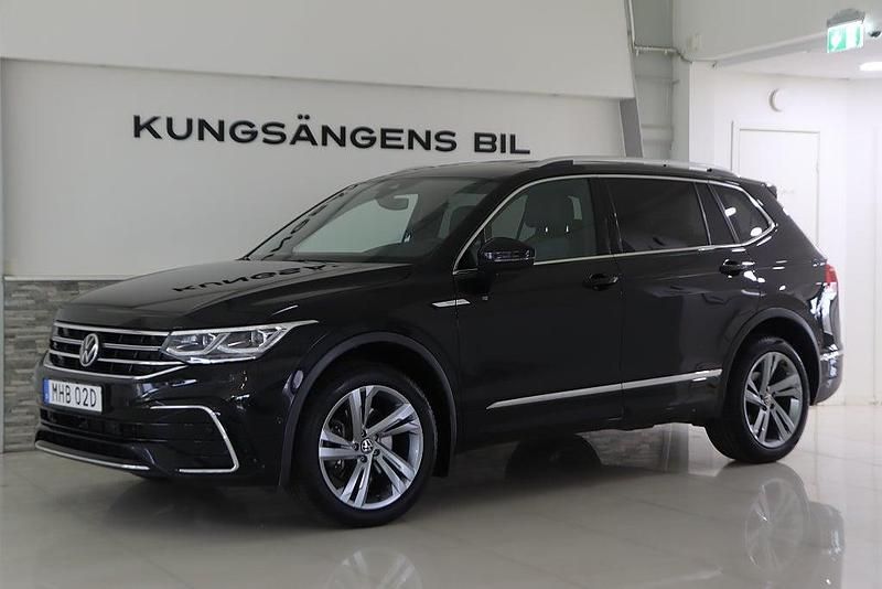 Svart Begagnad 2021 VW Tiguan Allspace R-line SUV | 439 900 kr (Dyr) - Bild 1/4