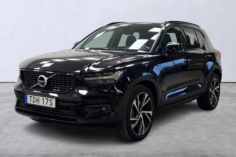 Svart Begagnad 2020 Volvo XC40 R-Design SUV | 359 900 kr (Marknadspris) - Bild 1/4