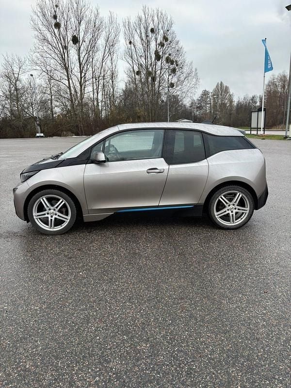 Begagnad 2015 BMW i3 Halvkombi | 105 000 kr - Bild 1/4
