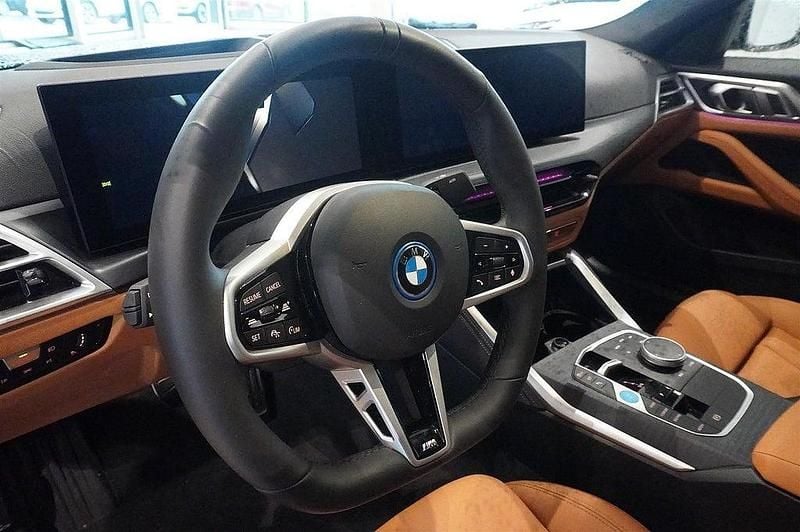 Begagnad BMW i4 Comfort Edition 250 kW (340 HK) 2025 Grön Sedan