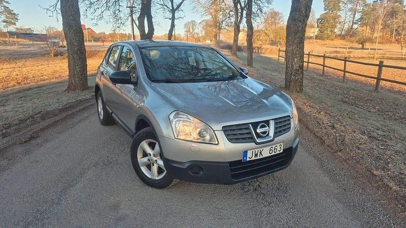 Silver Begagnad 2009 Nissan Qashqai Visia SUV | 54 900 kr (Marknadspris) - Bild 1/4