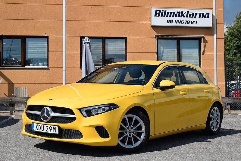 Gul Begagnad 2019 Mercedes A180 Halvkombi | 199 000 kr (Superpris) - Bild 1/4
