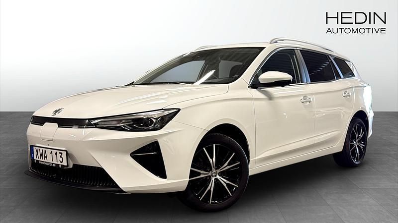 Vit (white) Begagnad 2022 MG MG5 EV Luxury Kombi | 229 900 kr (Marknadspris) - Bild 1/4