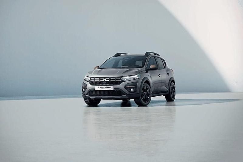 Grå Begagnad 2023 Dacia Sandero Expression SUV | 169 900 kr (Marknadspris) - Bild 1/4