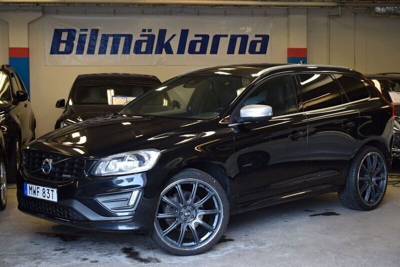 Svart Begagnad 2015 Volvo XC60 R-Design SUV | 144 900 kr (Superpris) - Bild 1/4