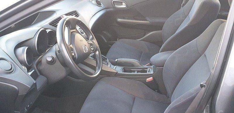 Begagnad Honda Civic 142 HK (104 kW) 2013 Ljusgrå Halvkombi