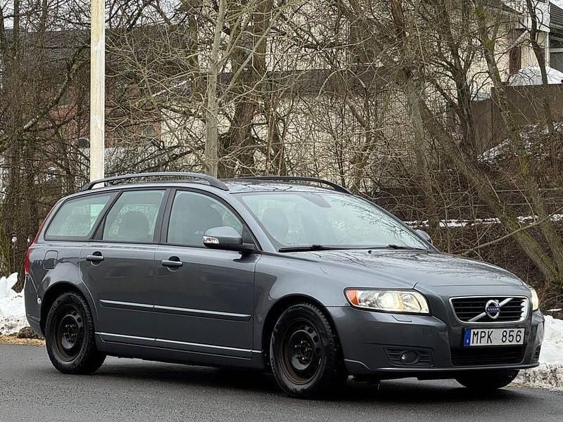 Begagnad Volvo V50 Momentum 116 HK (85 kW) 2010 Grå Kombi