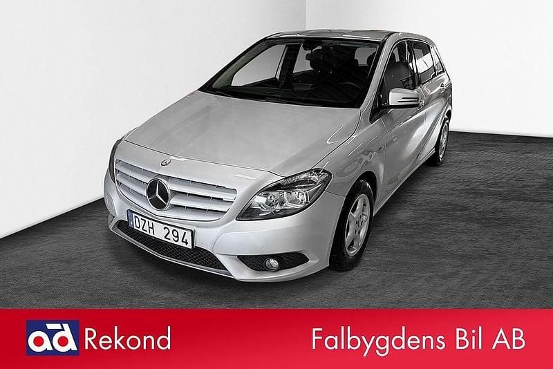 Begagnad Mercedes B180 109 HK (80 kW) 2012 Silver Minibuss