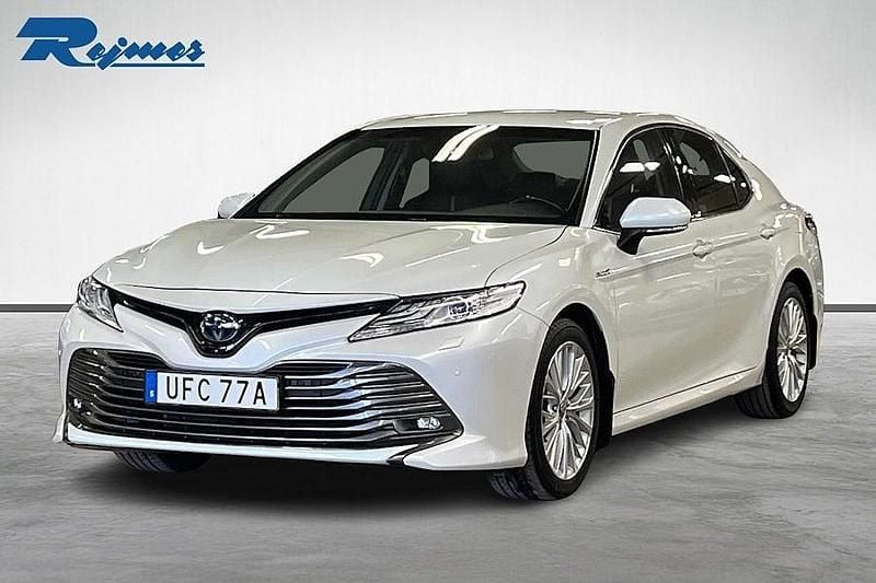 Begagnad Toyota Camry Executive 178 HK (130 kW) 2020 Vit Sedan