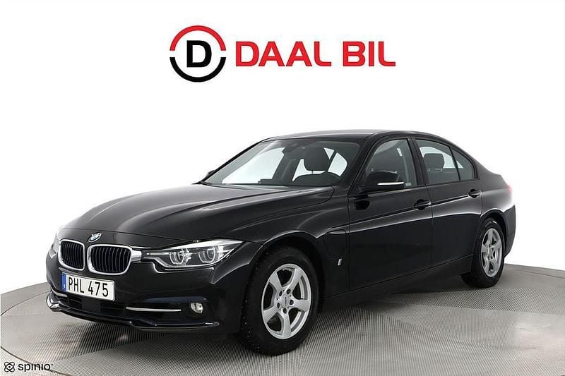 Svart Begagnad 2017 BMW 330e Sport Line Sedan | 189 700 kr (Superpris) - Bild 1/4
