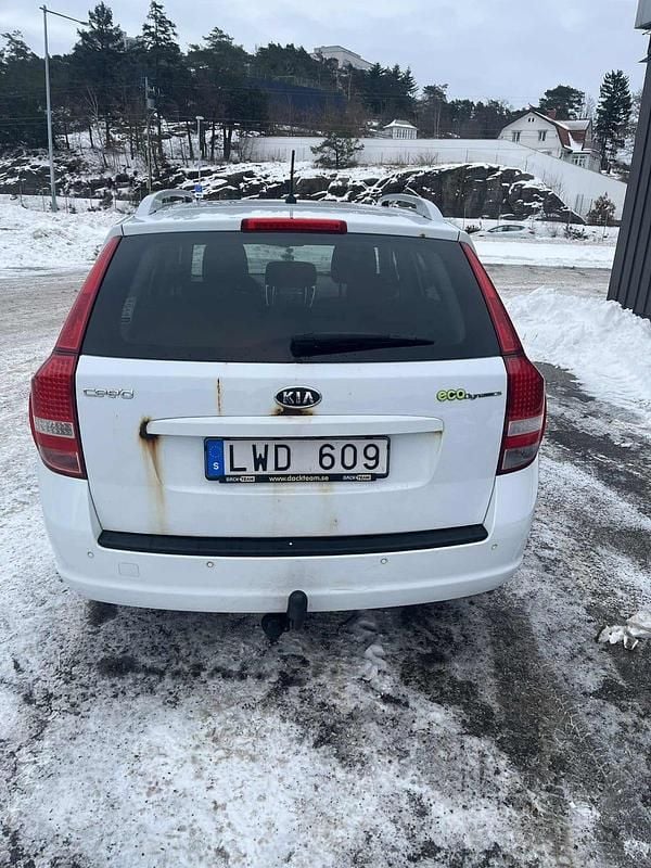Begagnad Kia Ceed Sportswagon 128 HK (94 kW) 2012 Kombi