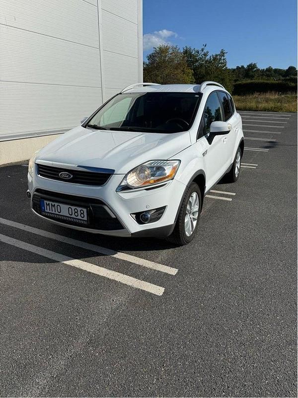 Vit Begagnad 2011 Ford Kuga Titanium SUV | 62 900 kr (Marknadspris) - Bild 1/4