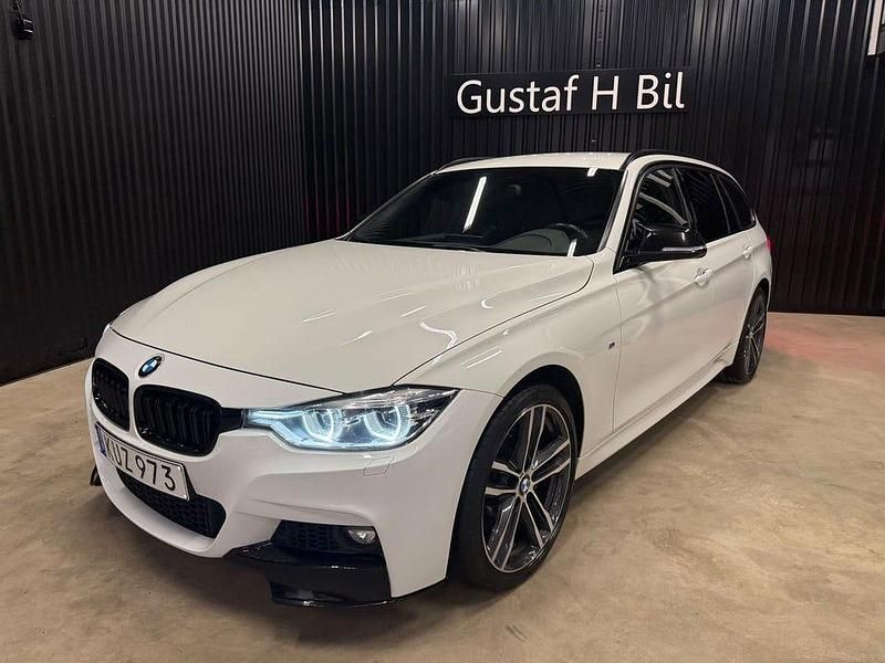 Vit Begagnad 2018 BMW 340 M Sport Kombi | 289 900 kr (Marknadspris) - Bild 1/4