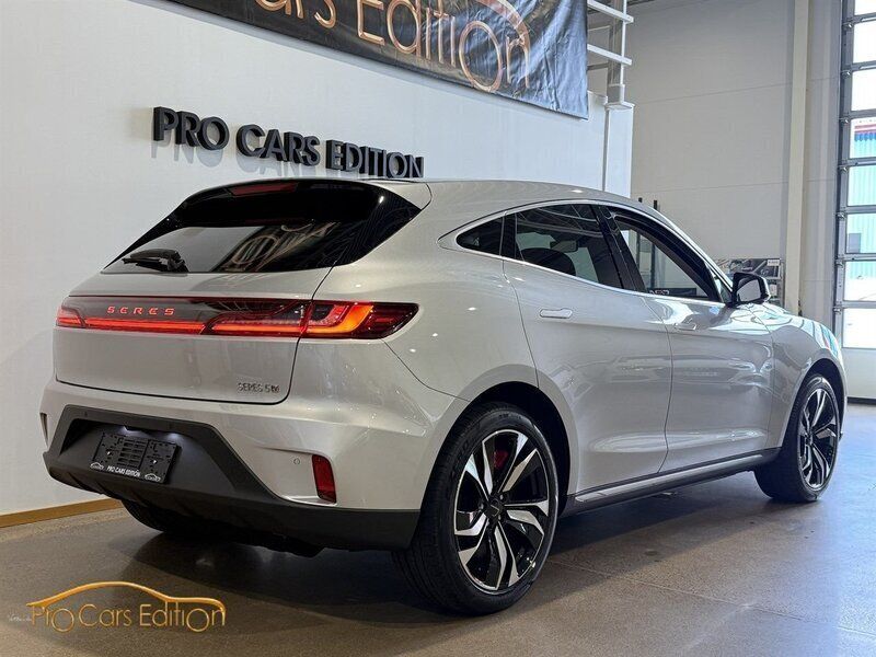 Begagnad Seres 5 430 kW (585 HK) 2024 Vit SUV