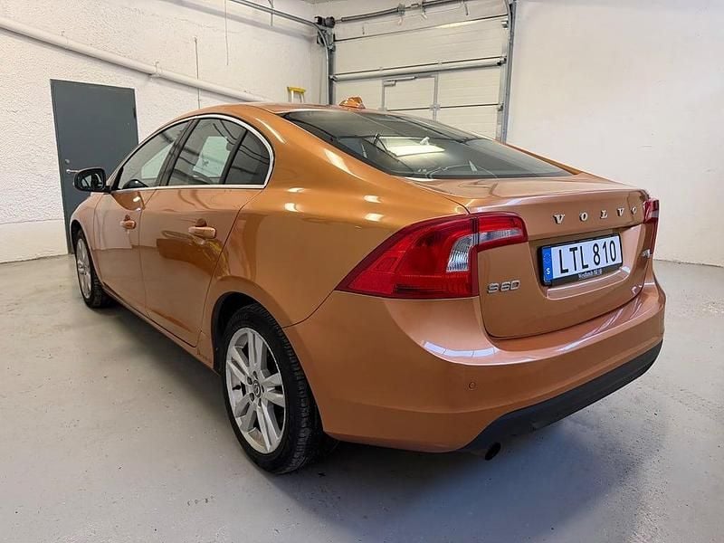 Begagnad Volvo S60 Summum 116 HK (85 kW) 2011 Brun Sedan